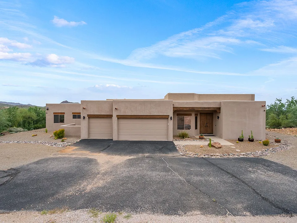 4440 W Mountain Side Dr