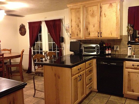 4th image of 500 Upland Dr