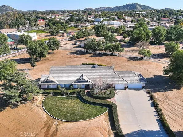 23140 Western Crest Dr, Perris, CA 92570