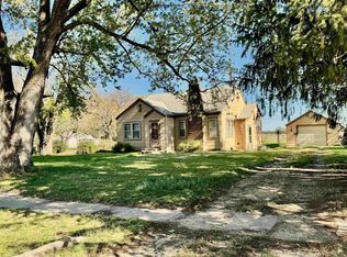 113 S Main St, Morganville, KS 67468