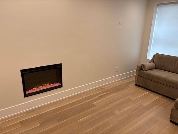 3rd image of 344 W 88th St #1A