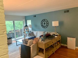 564 Timber Ridge Dr APT 305, Carol Stream, IL