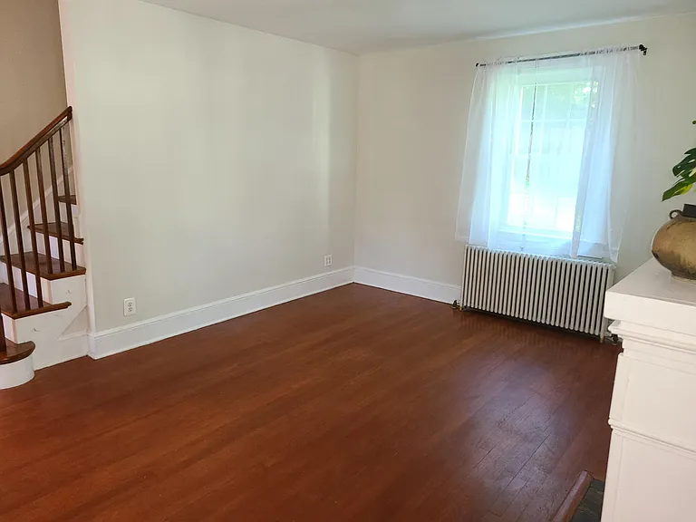 403 Thayer Ave — Photo 9
