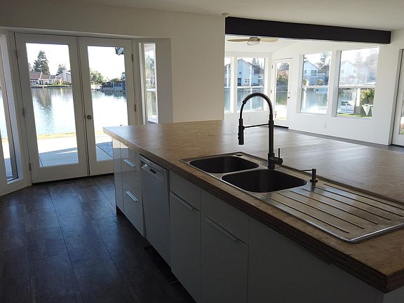 3rd image of 9270 Laguna Lake Way