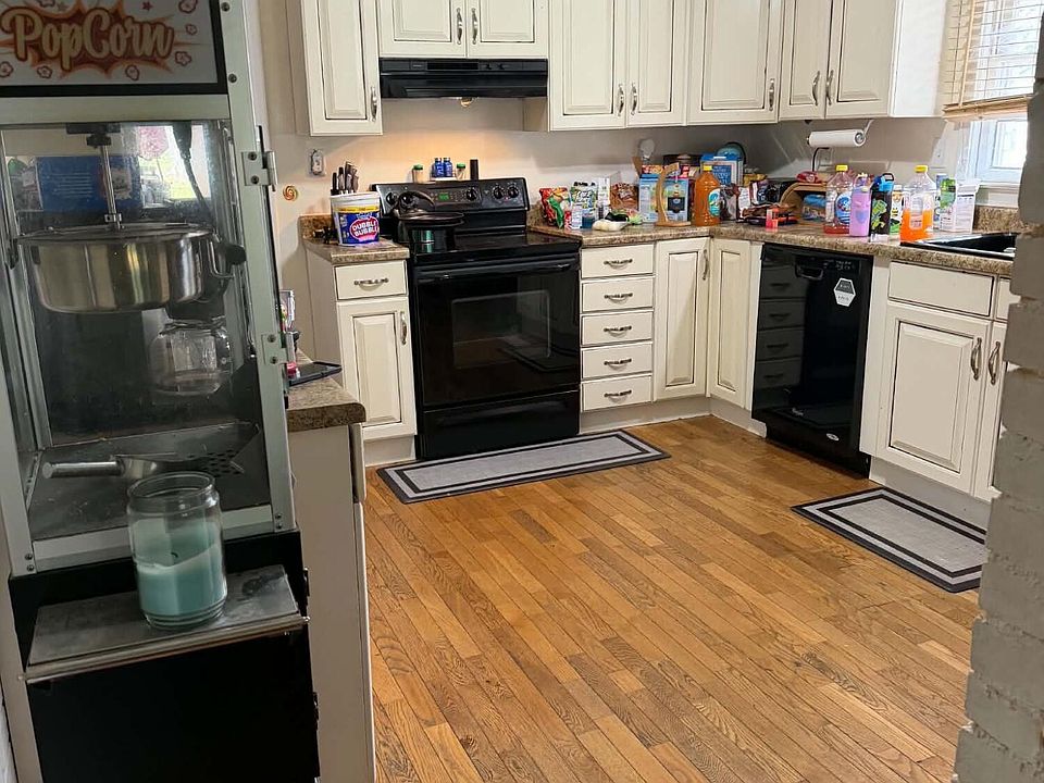2nd image of 808 N 28th St