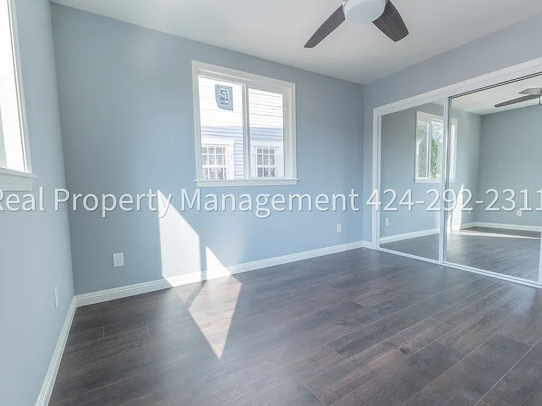 1352 E 23rd Street — Photo 15