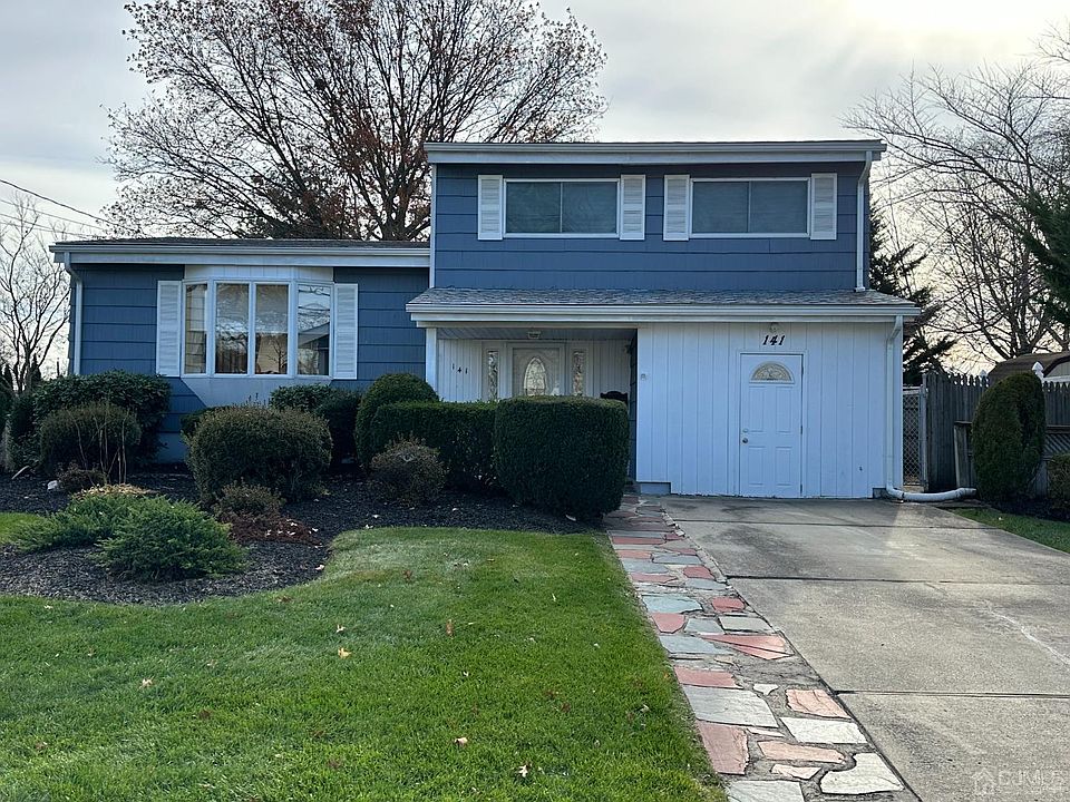 1st image of 141 Throckmorton Ln
