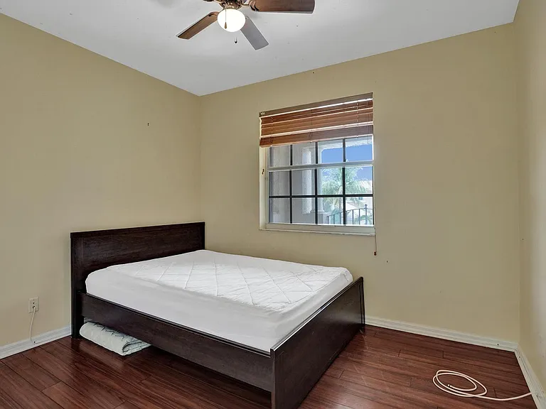 5897 NW 120th Ter — Photo 36