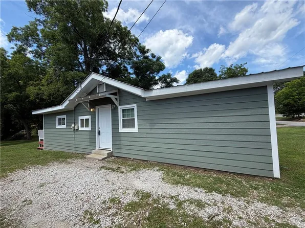 128 Victory Dr, Monroe, GA 30655
