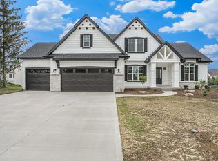 8233 Mid Park Dr, Jenison, MI 49428
