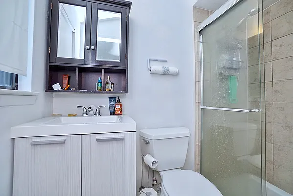 Sold by United National Realty Group | media 19