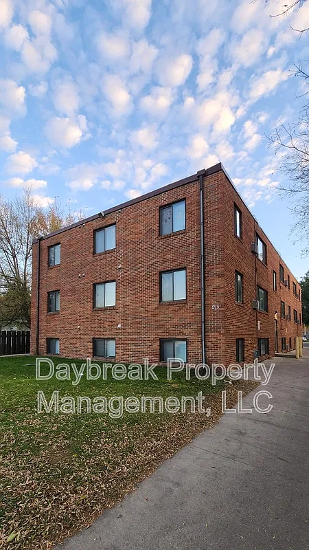 1 bed, 1.0 bath, $745 — Photo 1