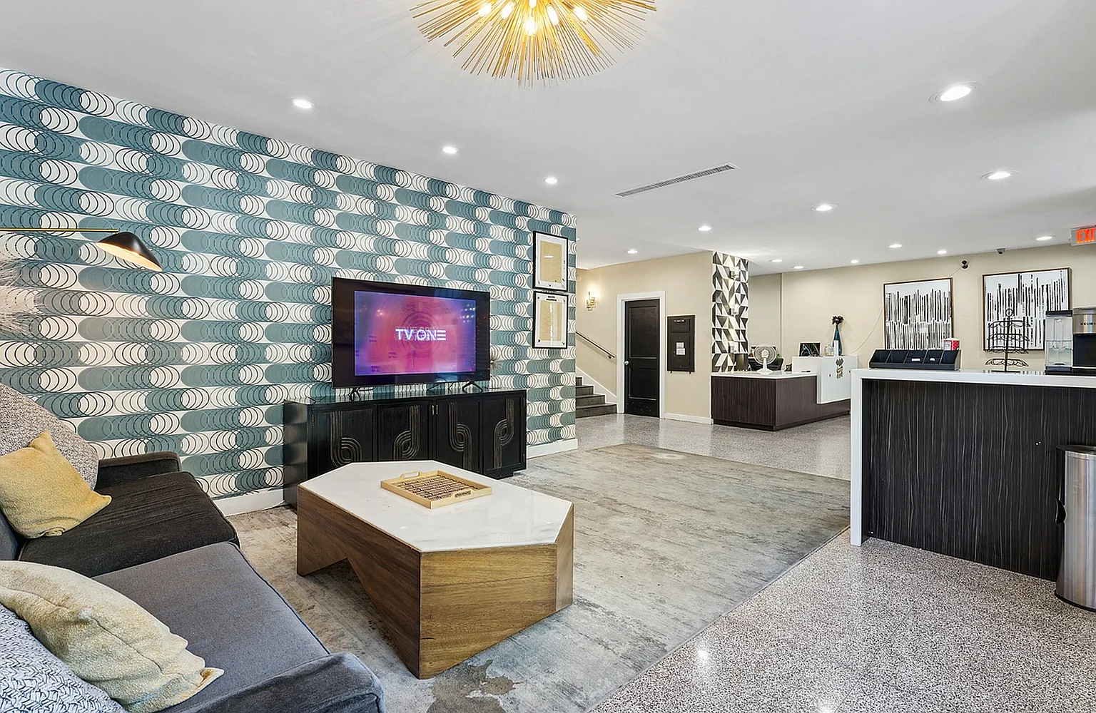Ellicott House — Photo 1