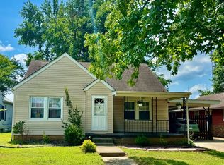 623 Crebs Ave, Carmi, IL 62821