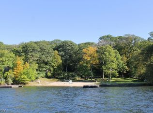 469 Windemere Ave, Mount Arlington, NJ 07856