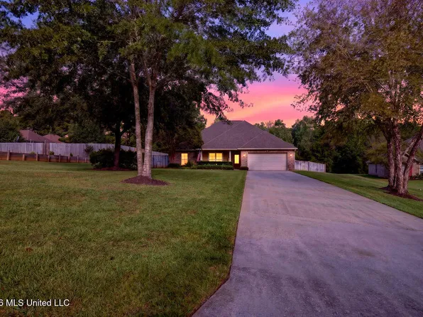 15525 Old Oak Ct, Gulfport, MS 39503