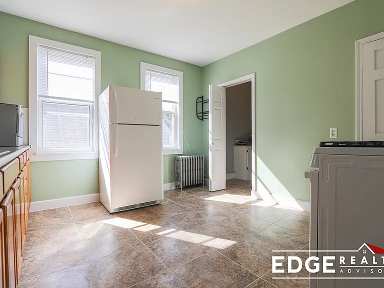 19 Shannon St #3 — Photo 2
