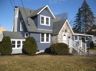 111 Avenue N, Matamoras, PA 18336