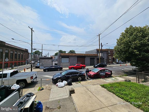 3rd image of 1833 E Cambria St