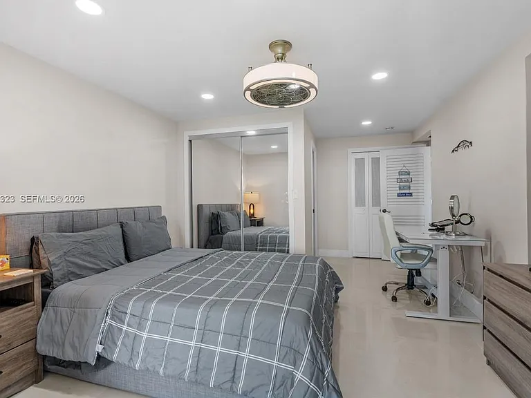 2100 S Ocean Ln #1704 — Photo 16