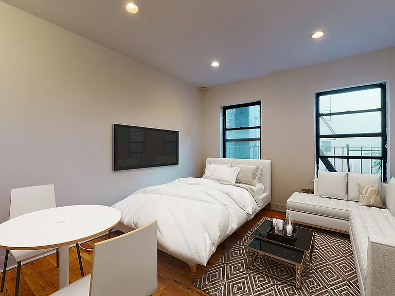 94 3rd Ave #3R — Photo 1