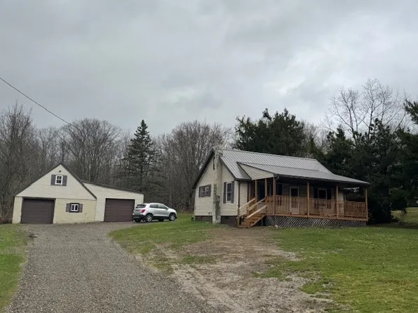 9154 Station Rd, Erie, PA 16510