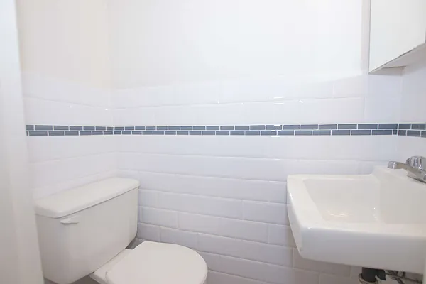 Rented by Avenues Real Estate | media 19