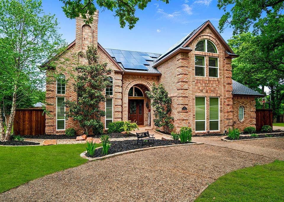 1st image of 210 Fawn Hollow Dr