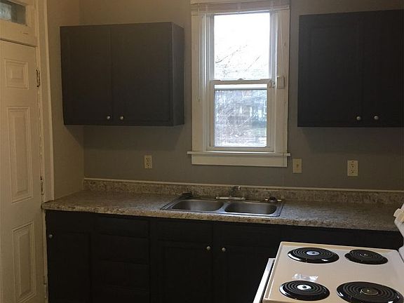 3rd image of 1523 Republic Ave