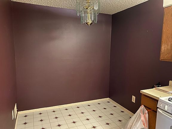 2nd image of 112 Sussex Pl #112