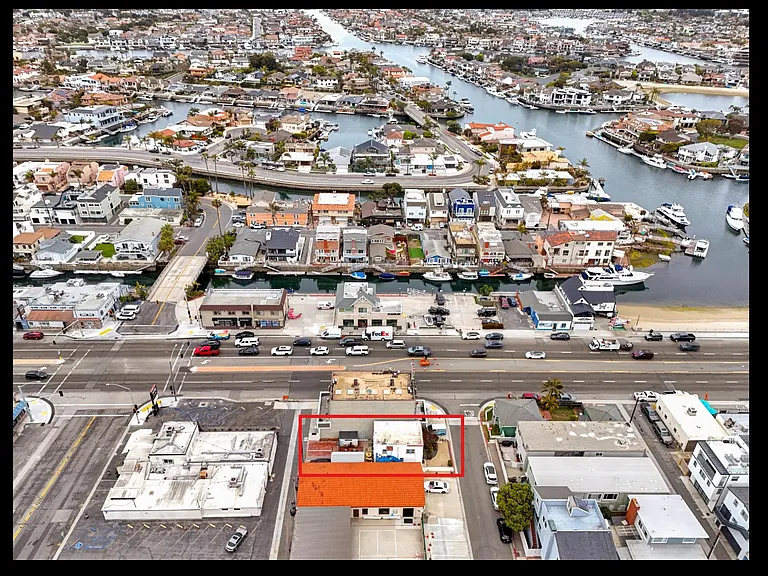 1 Block to marina