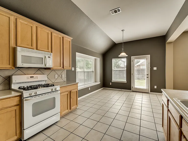 3209 Bloomfield Trl — Photo 12