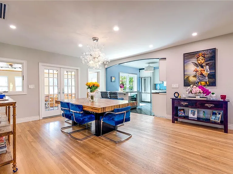 1132 NE 105th St — Photo 3