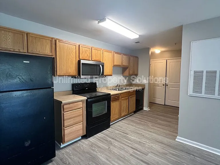 370 S Kerr Ave #303 — Photo 3