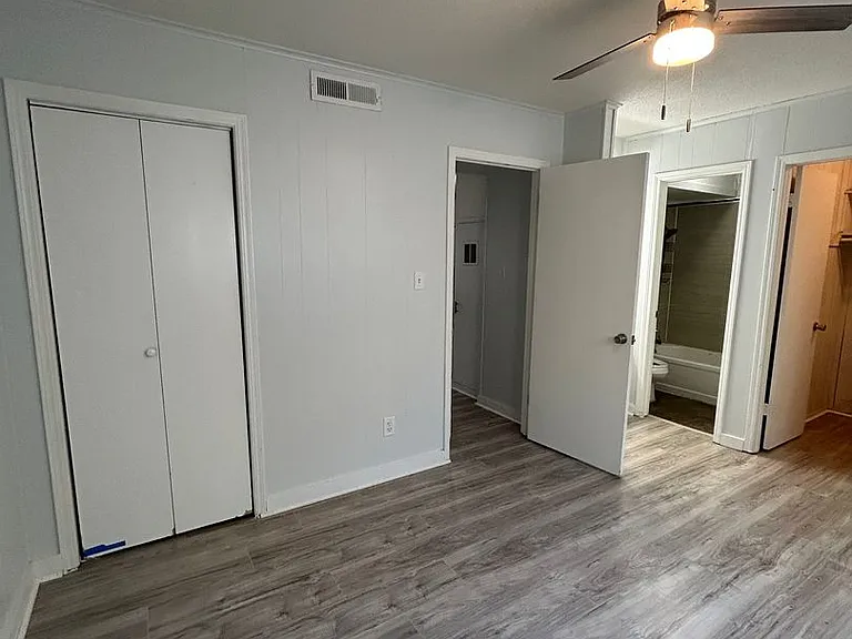 969 W Holly St — Photo 6