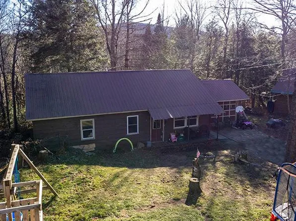 11 Arnold Dr, Saranac Lake, NY 12983