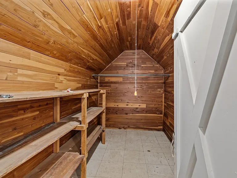 338 Meadow Ave — Photo 11