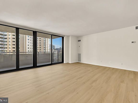 4th image of 4620 N Park Ave APT 1211E