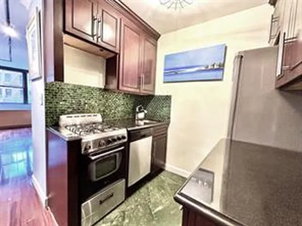 225 East 36th Street image 13 of 19