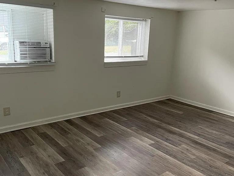 613 Rockcreek Rd #B — Photo 2