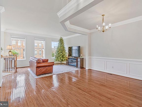 4th image of 43035 Rundle Ter