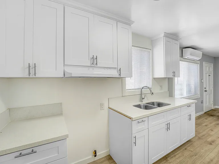 820 S Osage Ave #E — Photo 2