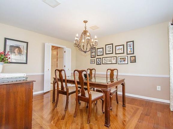 5th image of 6540 Swiss Hill Ct