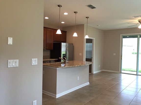 4th image of 409 Southwood Way #16-D