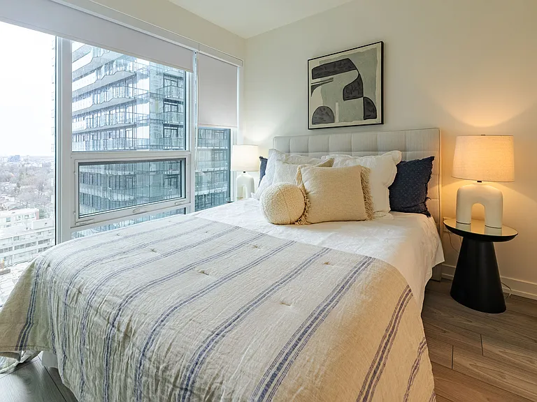 223 Redpath Ave — Photo 176