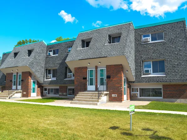 88 Southpark Dr #22, Winnipeg, MB R3T 2M1