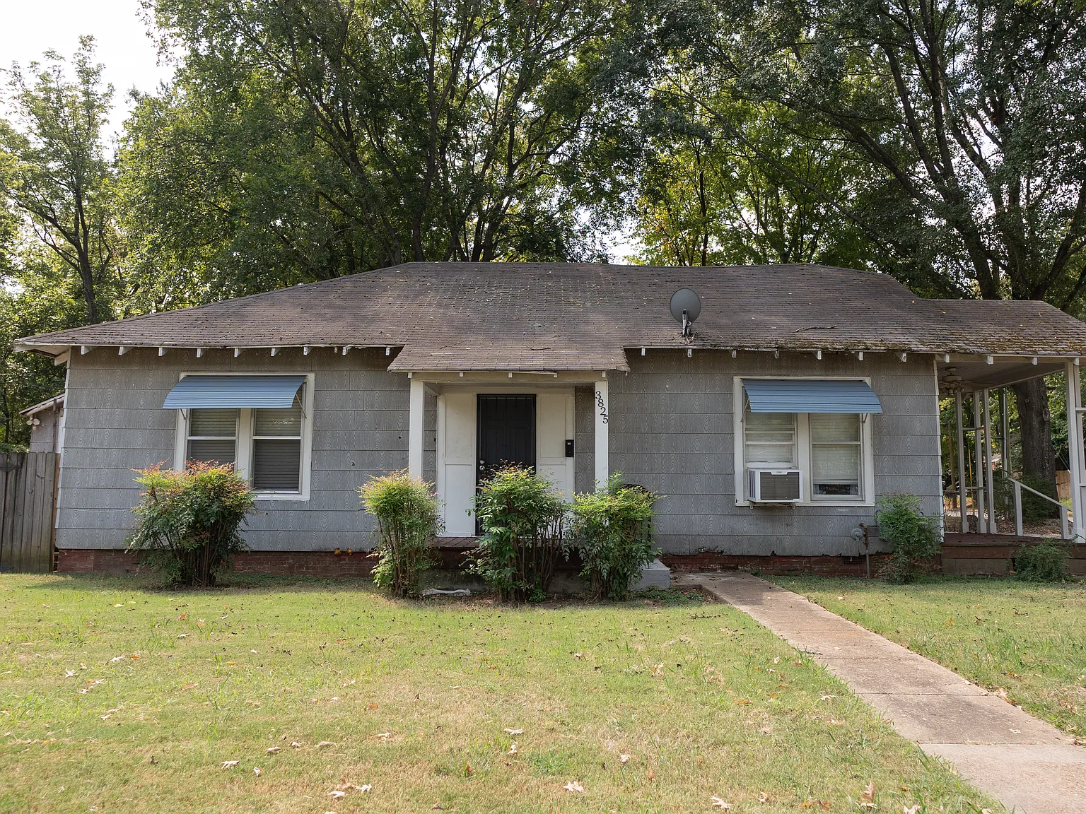 3825 Spottswood Ave — Photo 1