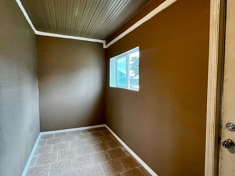 614 N 4th Ave — Photo 3