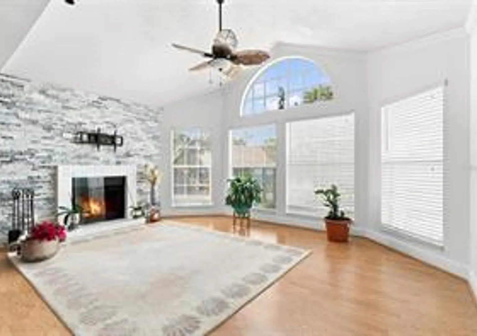 2 Bedroom / 2 Bath Condo in Lake Mary! — Photo 3