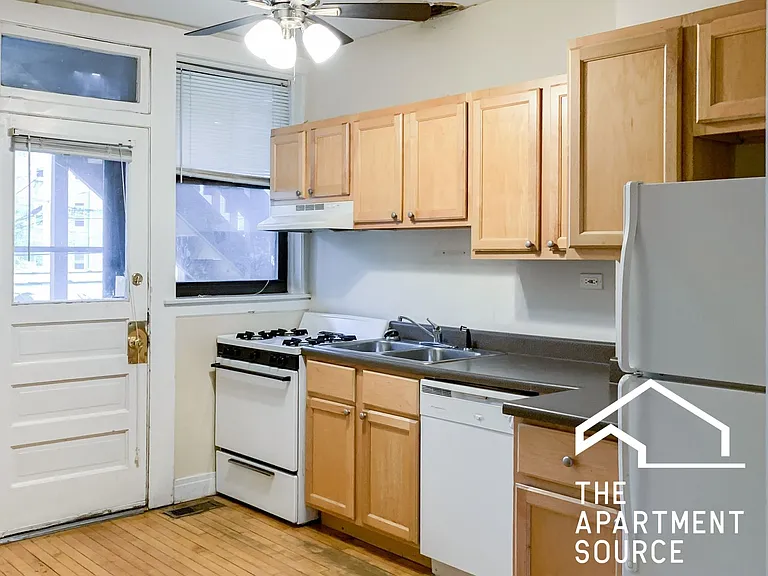 1953 W Winnemac Ave #1 — Photo 3